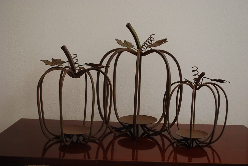 wire-pumpkins-embellished-with-ribbon