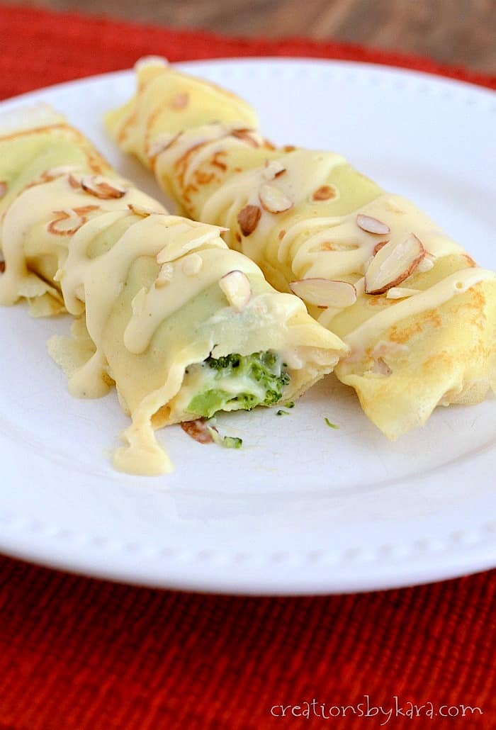 Chicken crepes with broccoli