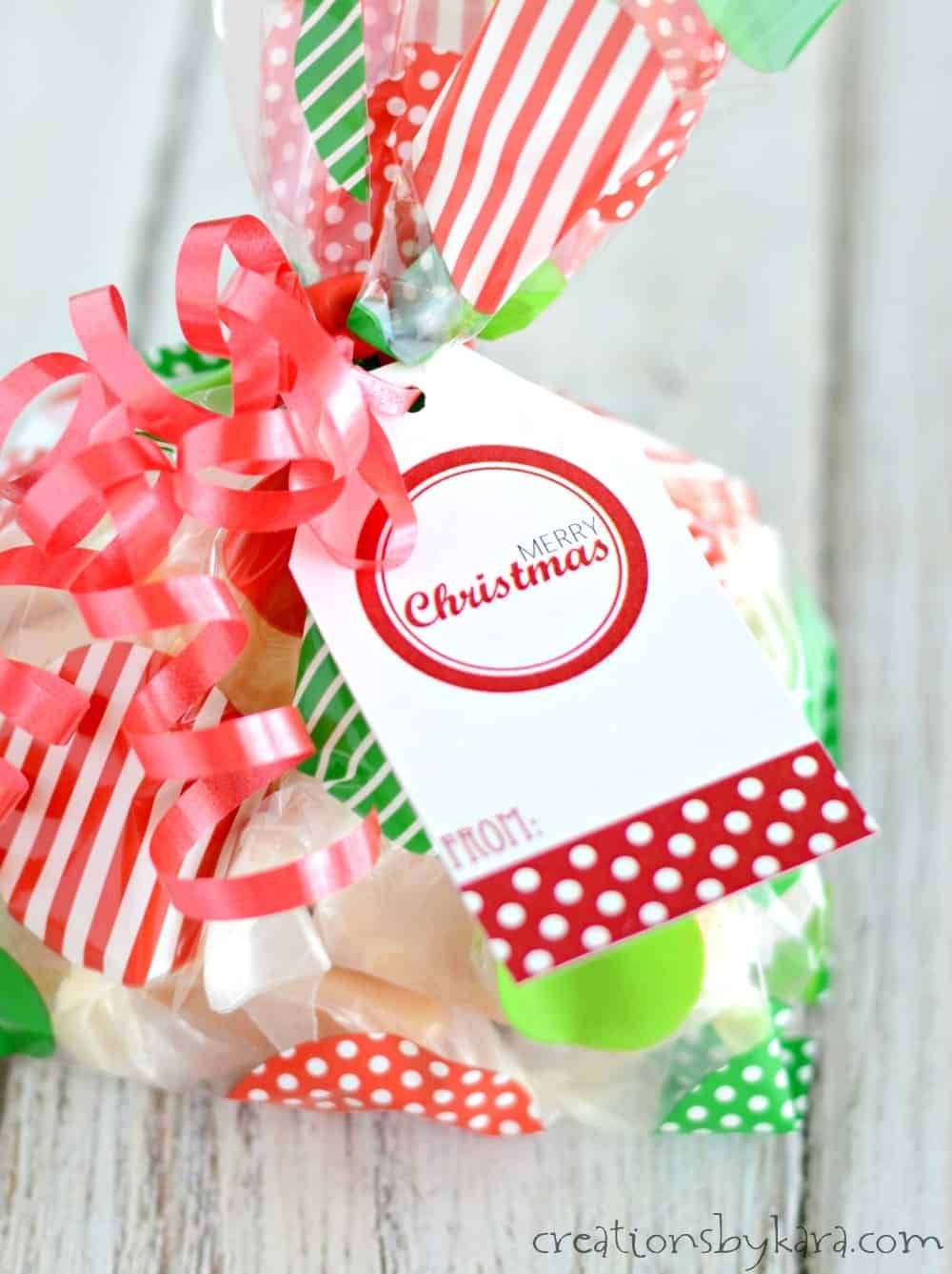 Red and White Christmas Gift Tags {Free Printable} - Creations by Kara