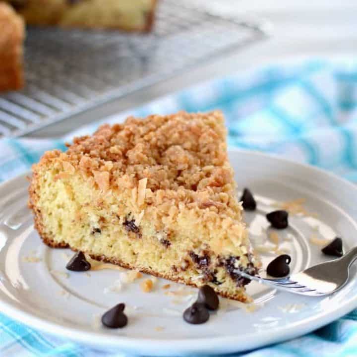 https://www.creationsbykara.com/wp-content/uploads/2018/04/chocolate-chip-coconut-coffee-cake-031-2-720x720.jpg