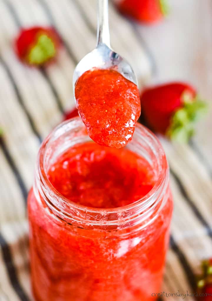DIY Strawberry Freezer Jam with Printable Labels - DIY Candy