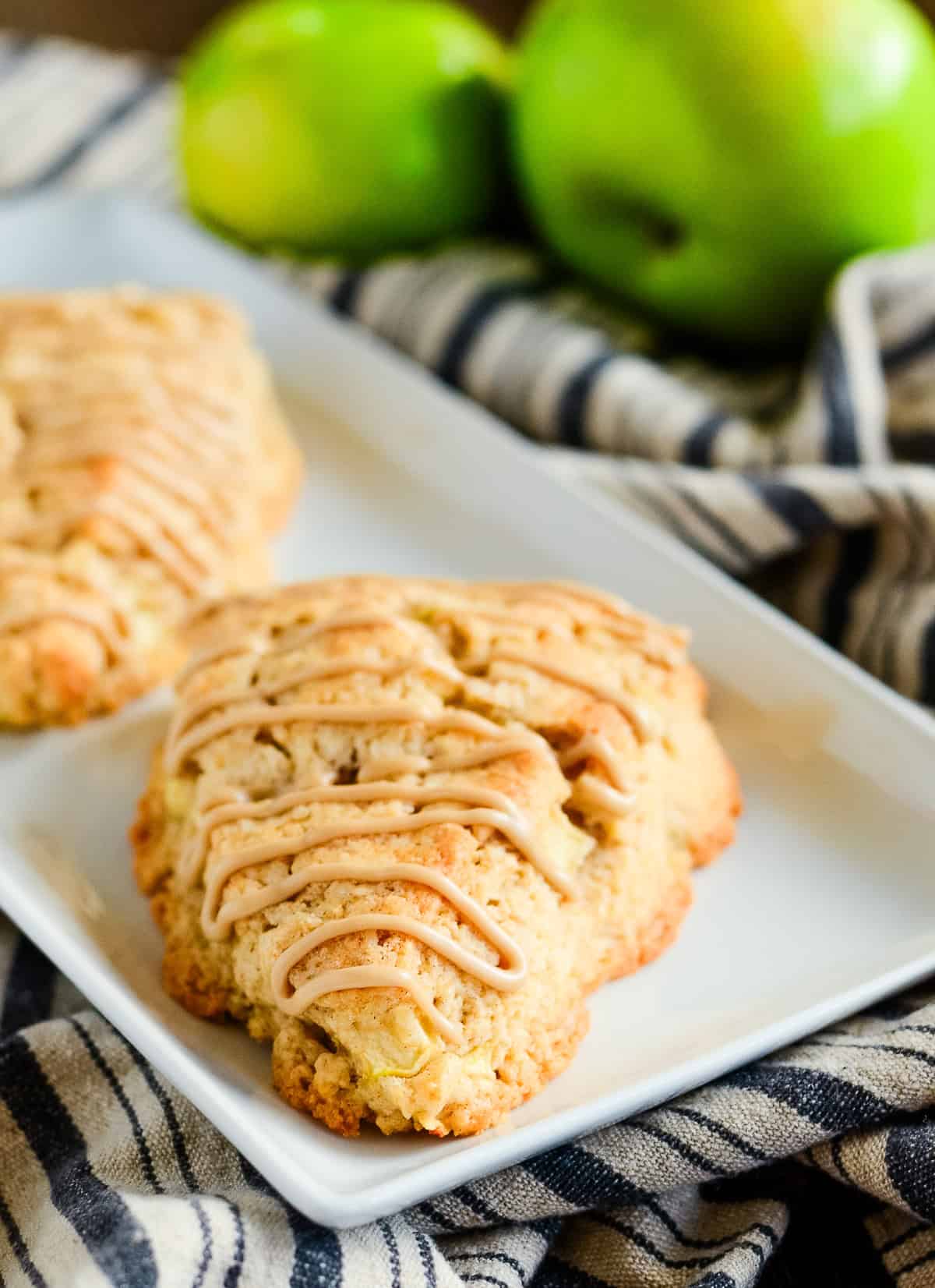 apple scones with maple glaze