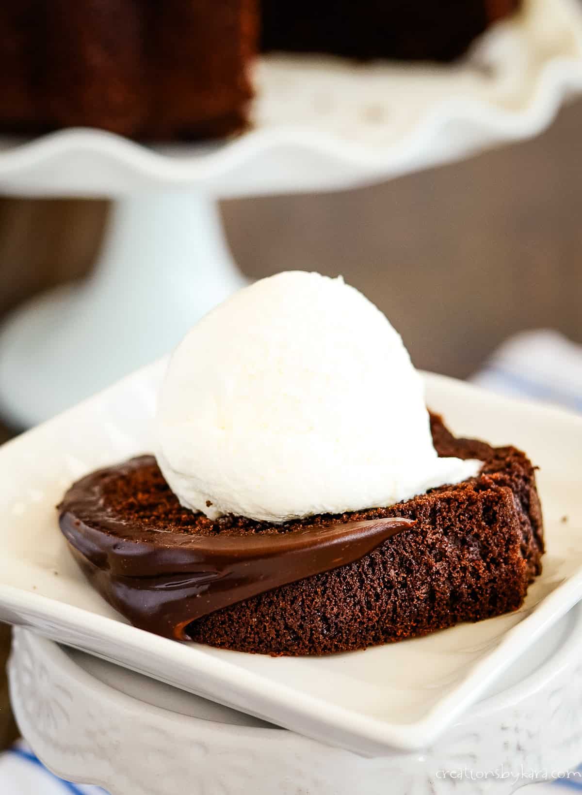 chocolate brownie cake with vanilla ice cream